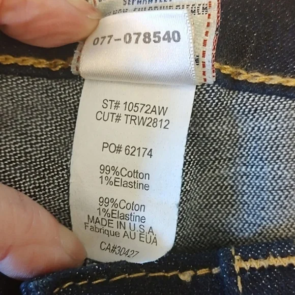 New True Religion Dark Wash Jeans With Gold Detailing 33" Inseam - Picture 6 of 6